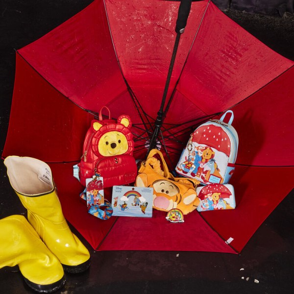 MINI SAC À DOS Winnie l'Ourson en doudoune jour de pluie  - DISNEY LOUNGEFLY