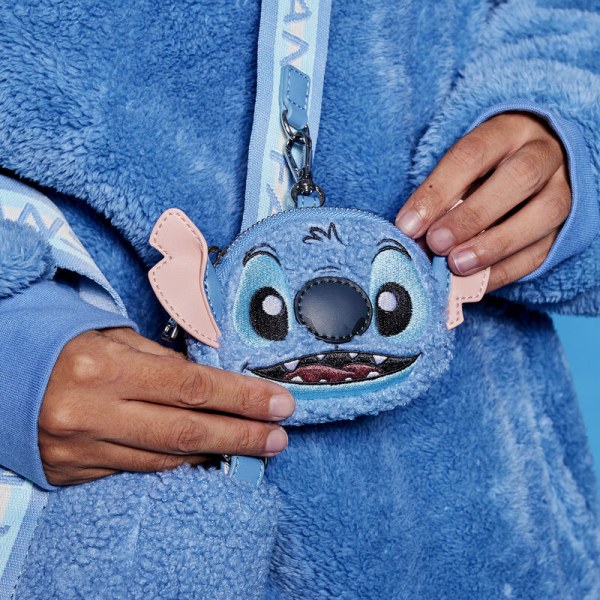 Tote bag Stitch en peluche Sherpa avec portemonnaie - DISNEY LOUNGEFLY