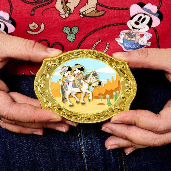 PIN'S Collector Boucle de Ceinture Mickey et Minnie Western Edition limitée   - Disney