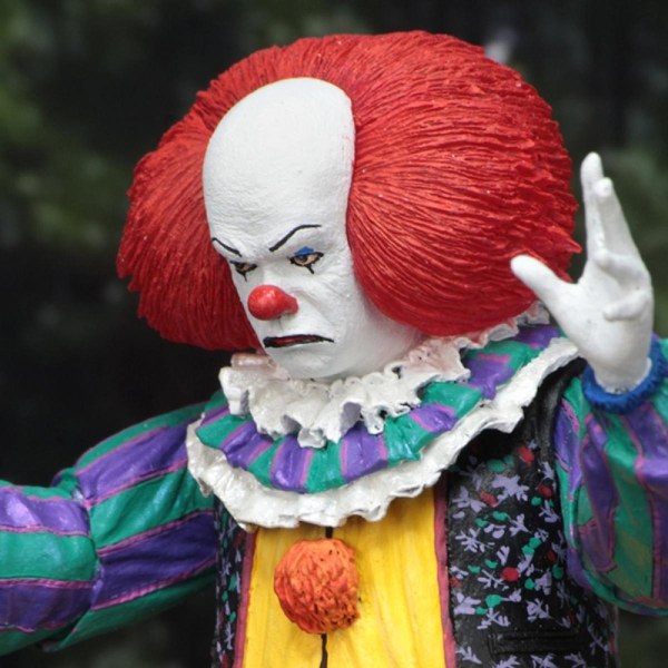 ÇA - FIGURINE ARTICULÉE - ULTIMATE PENNYWISE (1990)