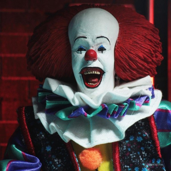 ÇA - FIGURINE ARTICULÉE HABILLÉE - PENNYWISE (1990)