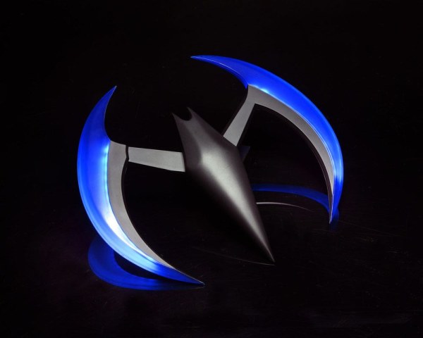 Batman Beyond réplique 1/1 Batarang 20 cm