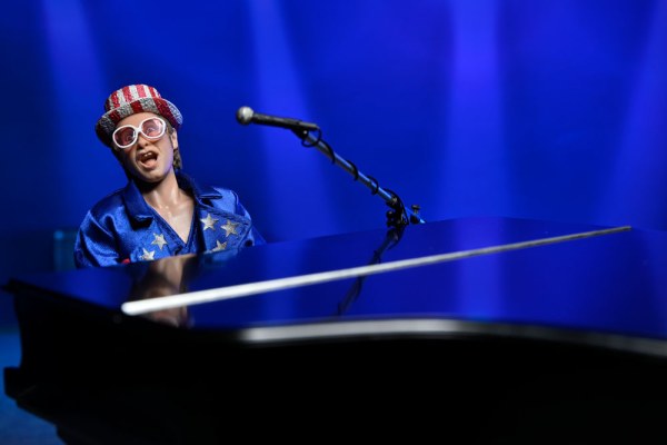 Figurine Elton John habillé Live in '76 Deluxe Set 20 cm