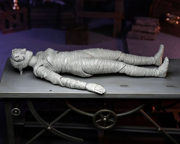 Figurine Universal Monsters Ultimate Bride of Frankenstein (Couleur) 18 cm