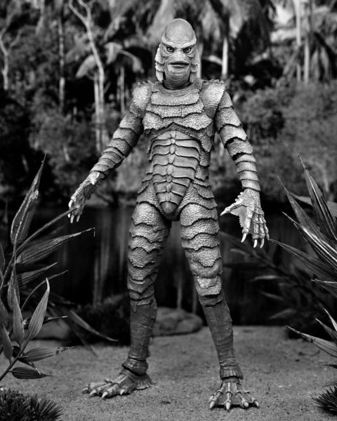 Figurine Universal Monsters Créature Ultime du Lagon Noir (N&B) 18 cm
