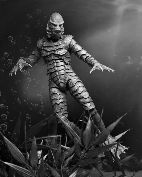Figurine Universal Monsters Créature Ultime du Lagon Noir (N&B) 18 cm