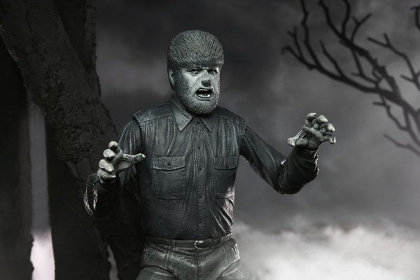 Figurine Universal Monsters Ultimate The Wolf Man (Noir & Blanc) 18 cm