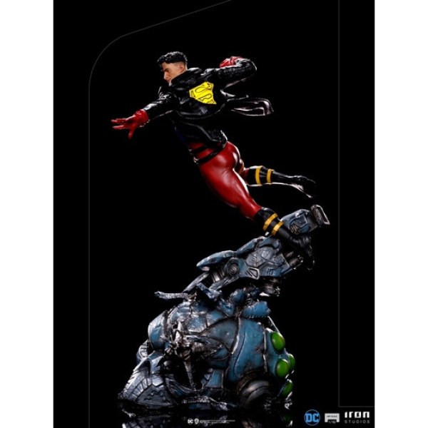 SUPERBOY ART SCALE - DC COMICS