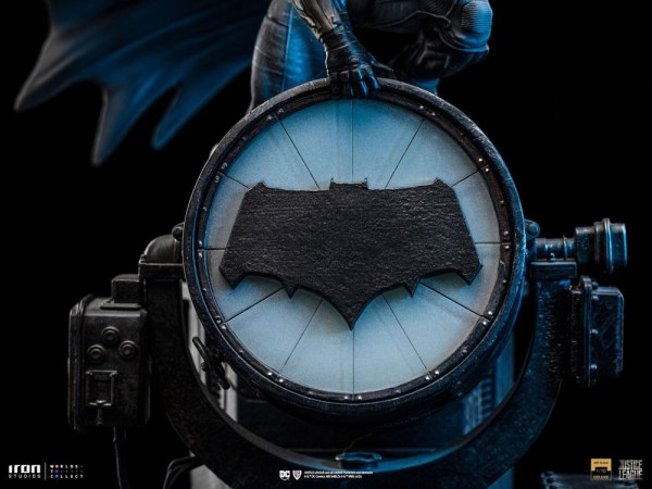 Batman sur Batsignal Art Scale Deluxe - Justice League