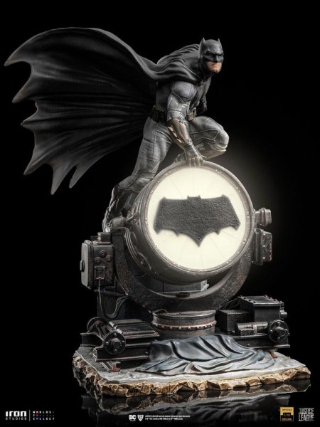 Batman sur Batsignal Art Scale Deluxe - Justice League