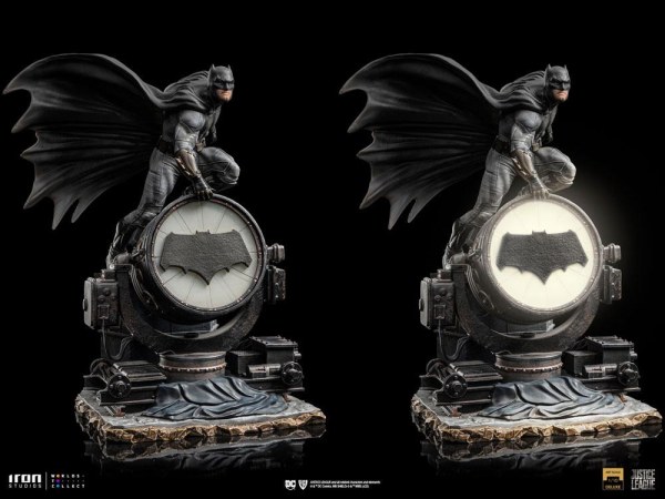 Batman sur Batsignal Art Scale Deluxe - Justice League
