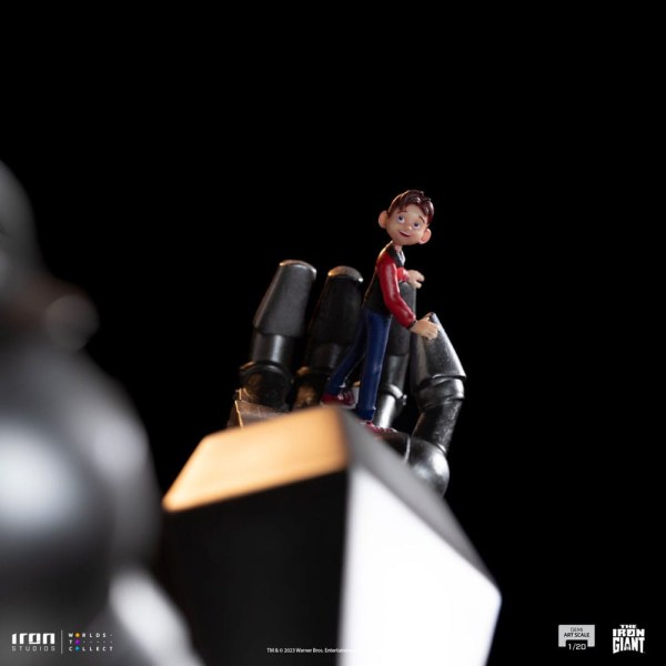 Iron Giant & Hogarth Hughes Demi Art Scale - Le géant de fer