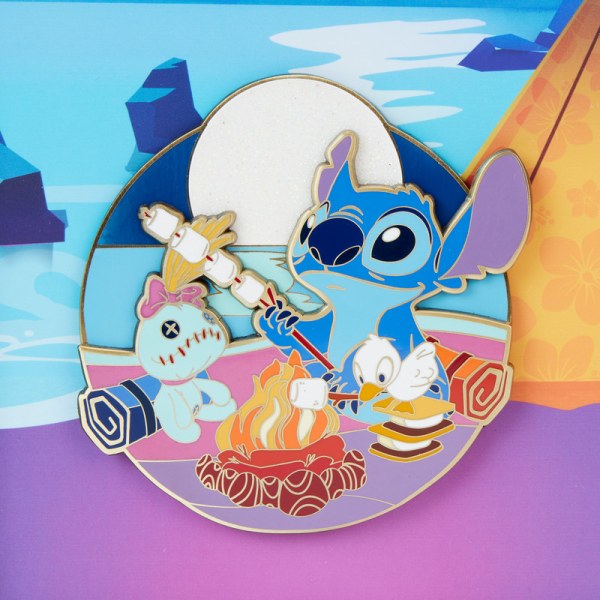 Pin boîte collector Stitch Camping Cuties - DISNEY LOUNGEFLY