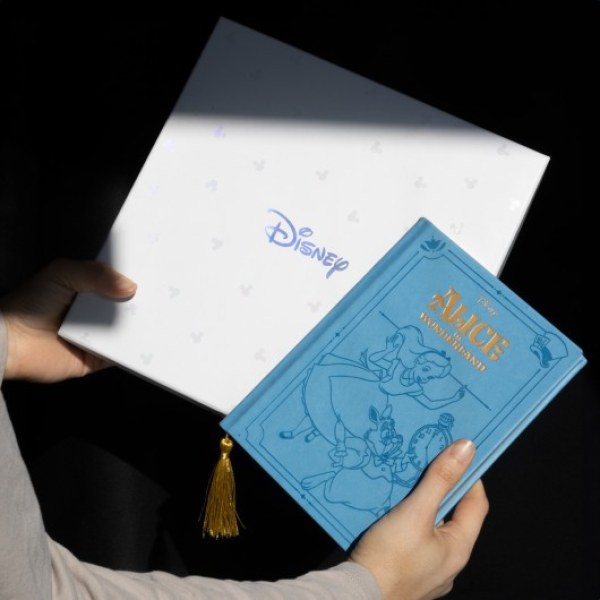 SET CARNET A5 PREMIUM AVEC STYLO - DISNEY ALICE AU PAYS DES MERVEILLES