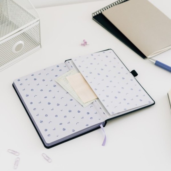 CARNET A5 PREMIUM AVEC STYLO PROJECTEUR - DISNEY L'ÉTRANGE NOËL DE MONSIEUR JACK