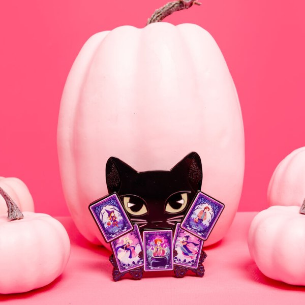 Pin's Binx à la lueur des cartes de tarot Hocus Pocus boite collector - DISNEY LOUNGEFLY