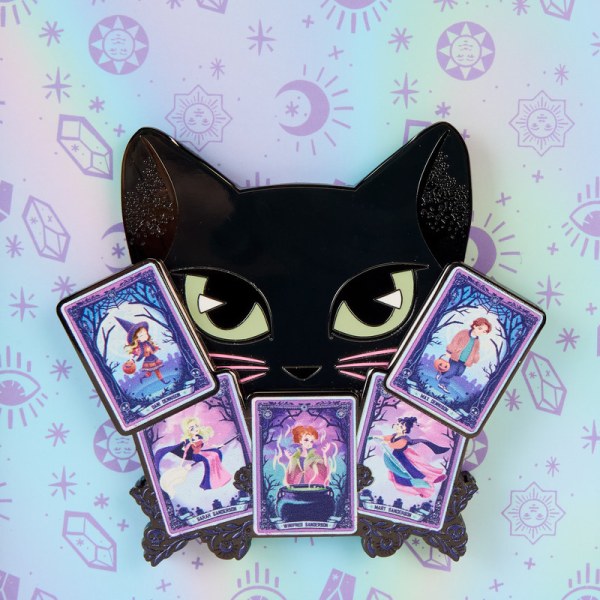 Pin's Binx à la lueur des cartes de tarot Hocus Pocus boite collector - DISNEY LOUNGEFLY