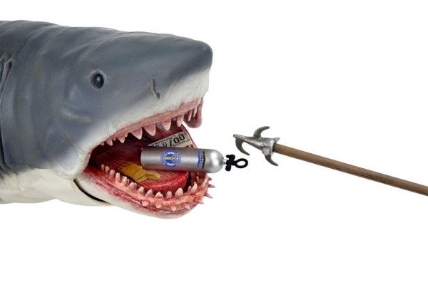 Les Dents de la mer figurine 12" Head to Tail The Game of Jaws 50th Anniversary 38 cm