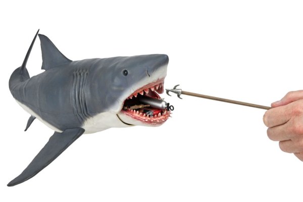 Les Dents de la mer figurine 12" Head to Tail The Game of Jaws 50th Anniversary 38 cm