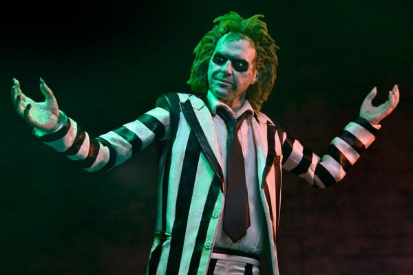 Beetlejuice Beetlejuice figurine 7 Scale Ultimate Striped Suit Beetlejuice 18 cm