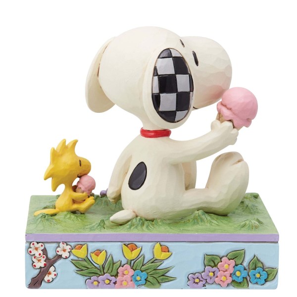 SNOOPY MANGEANT DE LA GLACE - Peanuts
