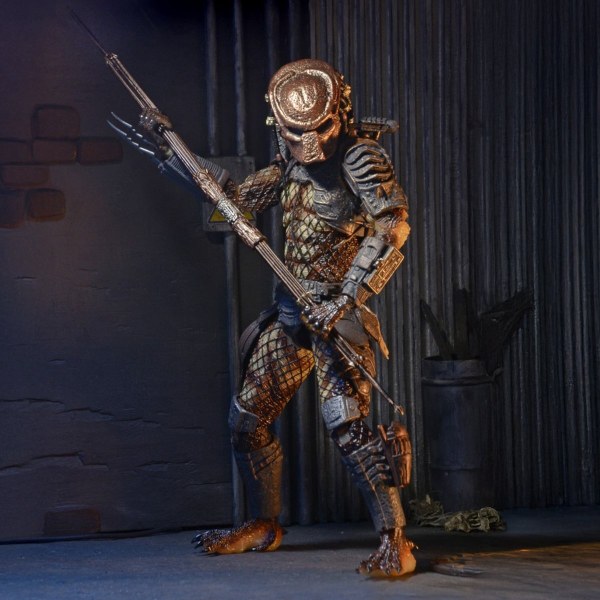 PREDATOR - FIGURINE ARTICULÉE À L'ÉCHELLE 7" - ULTIMATE CITY HUNTER