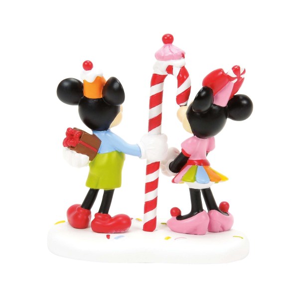 MICKEY ET MINNIE PARTAGENT UNE FRIANDISE - DISNEY VILLAGE