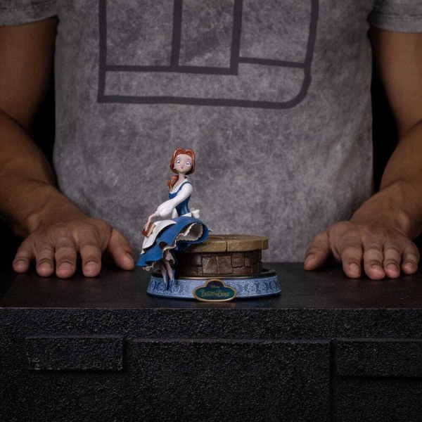 Statuette Disney Anime Princesse Échelle Belle 15 cm