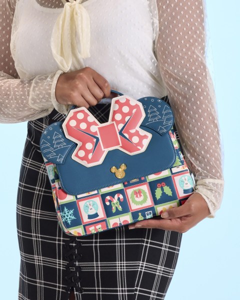 SAC A BANDOULIÈRE MICKEY ET MINNIE DE NOEL- DISNEY LOUNGEFLY