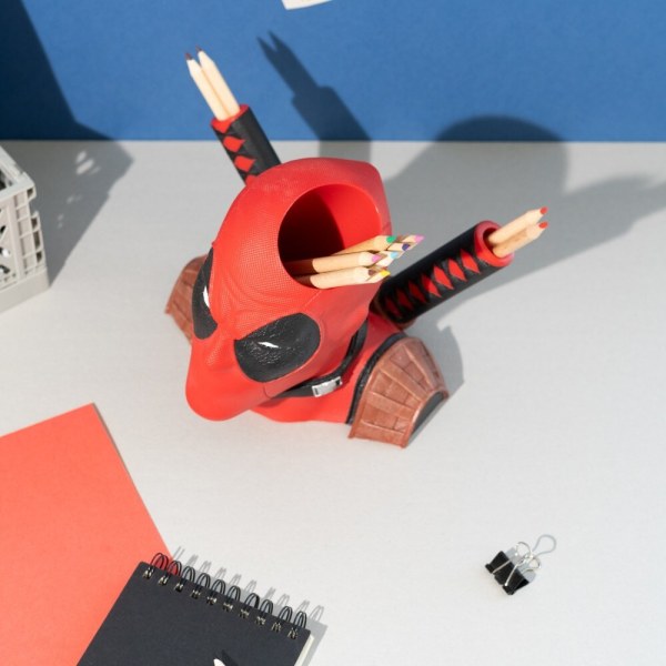 POT A CRAYONS DEADPOOL - MARVEL