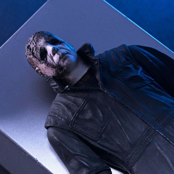 HALLOWEEN RÉSURRECTION - FIGURINE ARTICULÉE 18 CM - MICHAEL MYERS ULTIME