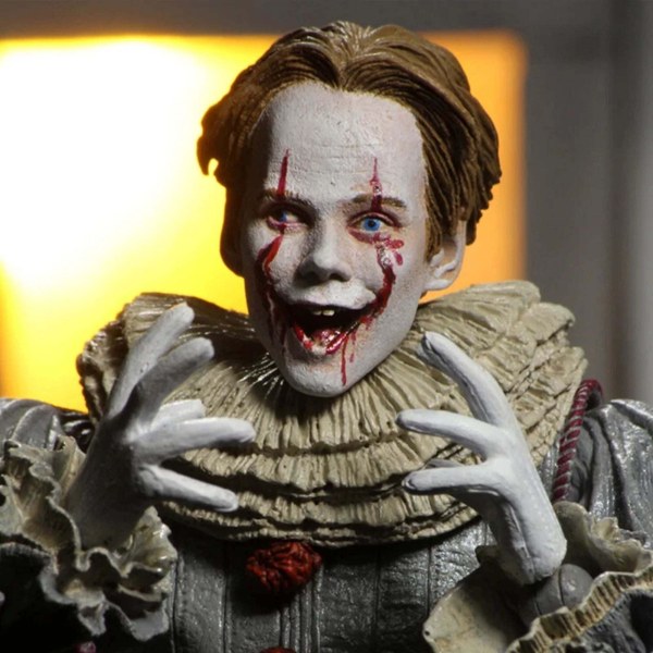 ÇA CHAPITRE 2 - FIGURINE ARTICULÉE À L'ÉCHELLE 7" - PENNYWISE ULTIME (FILM DE 2019)