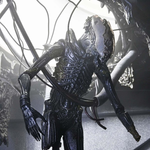 ALIEN : ROMULUS - FIGURINE ARTICULÉE À L'ÉCHELLE 7" - XÉNOMORPHE DE DELUXE SUSPENDU DE LABORATOIRE XX121
