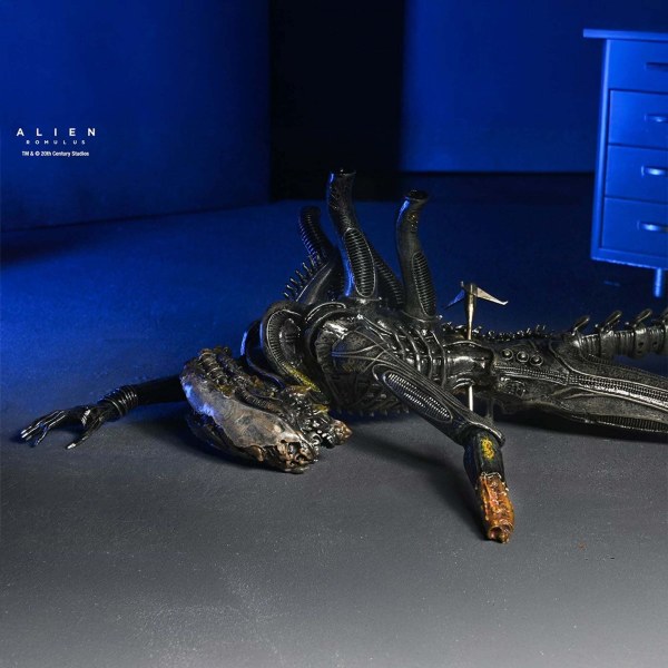 ALIEN : ROMULUS - FIGURINE ARTICULÉE À L'ÉCHELLE 7" - XÉNOMORPHE DE DELUXE SUSPENDU DE LABORATOIRE XX121