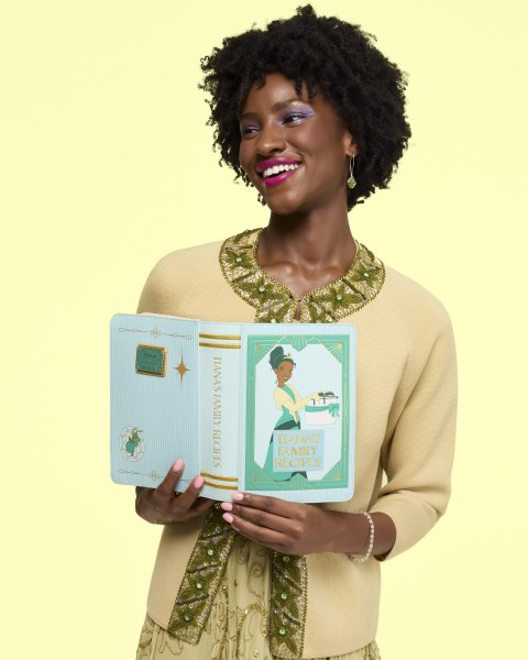 SAC A BANDOULIÈRE TIANA LIVRE DE RECETTES - DISNEY LOUNGEFLY LA PRINCESSE ET LA GRENOUILLE