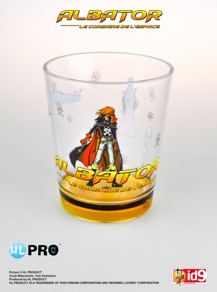 Verre en plastique capitaine Albator debout - Albator