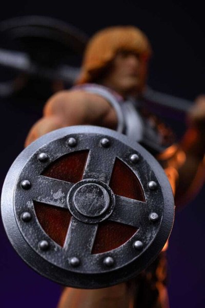 Statuette Maîtres de l'Univers à Art Scale 1/10, He-Man en armure de combat, 23 cm
