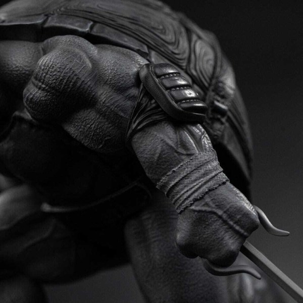 Statuette Tortues Ninja à Art Scale 1/10, version Raphael noir et blanc, 26 cm