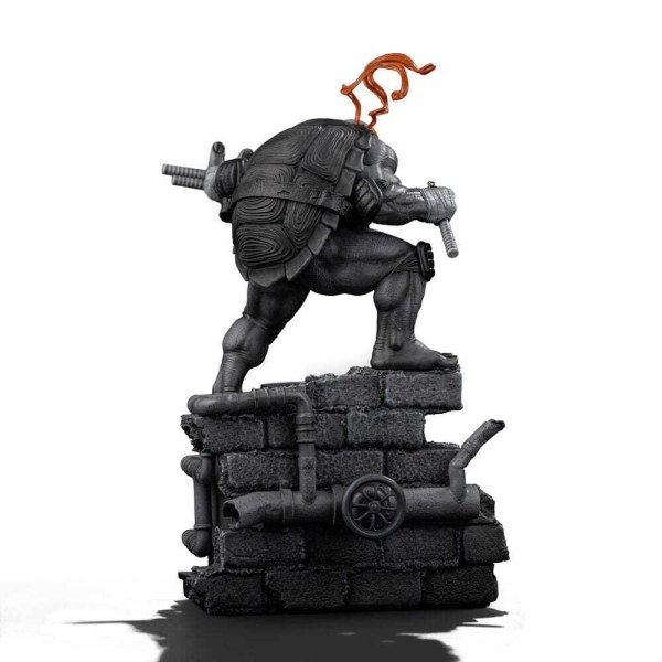 Statuette Tortues Ninja à Art Scale 1/10, version Michelangelo noir et blanc, 26 cm