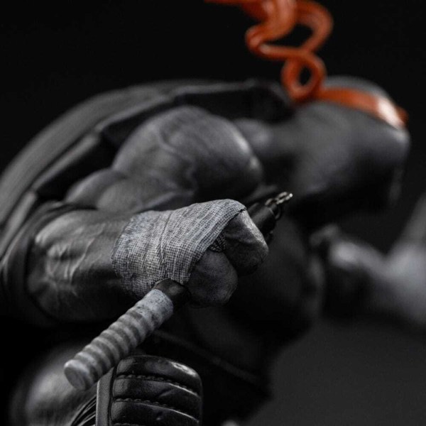 Statuette Tortues Ninja à Art Scale 1/10, version Michelangelo noir et blanc, 26 cm