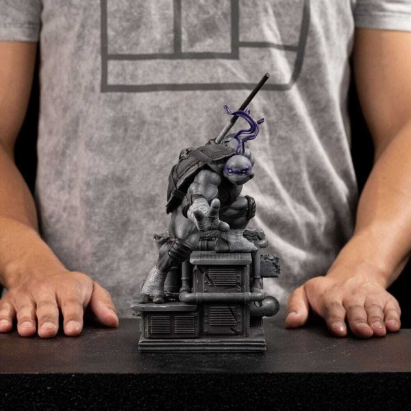 Statuette Tortues Ninja à Art Scale 1/10, Donatello, variante noir et blanc, 26 cm