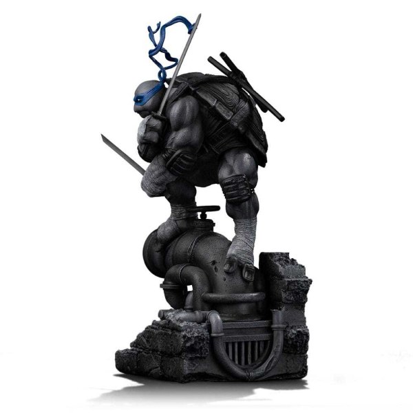 Statuette Tortues Ninja à Art Scale 1/10, variante Leonardo noir et blanc, 26 cm