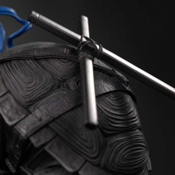 Statuette Tortues Ninja à Art Scale 1/10, variante Leonardo noir et blanc, 26 cm