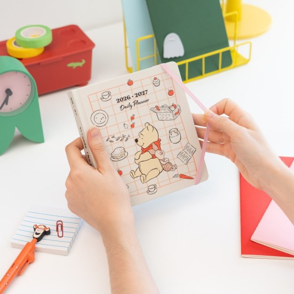 Agenda scolaire quotidien Winnie l'Ourson 2026/2027 – Édition reliée de 11 mois