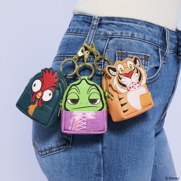 Porte-clés Mini Sac à Dos Mystère des Acolytes des Princesses - Disney Loungefly