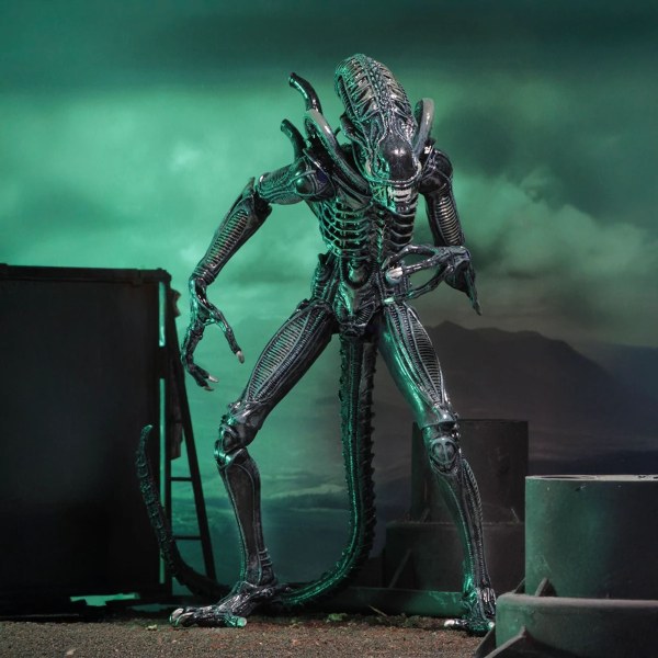 ALIEN - 7" SCALE ACTION FIGURE - ULTIMATE ALIENS WARRIOR 1986 (BLUE)