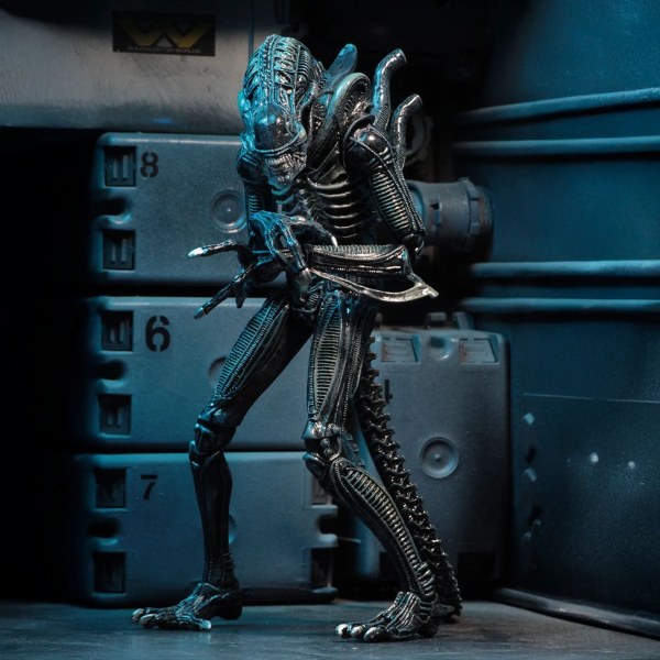 ALIEN - 7" SCALE ACTION FIGURE - ULTIMATE ALIENS WARRIOR 1986 (BLUE)