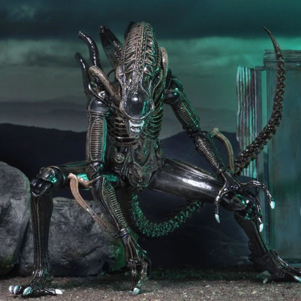 ALIEN - 7" SCALE ACTION FIGURE - ULTIMATE ALIENS WARRIOR 1986 (BROWN)