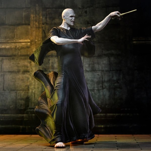 HARRY POTTER - 7" SCALE ACTION FIGURE - LEGACY COLLECTION - VOLDEMORT