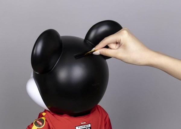 Vinyle tirelire SYAKING-BANG!! Functional Figurine Race Car Mickey 48 cm - Disney Mickey and Friends